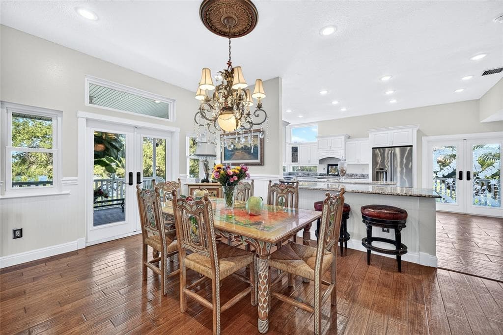 1538 RIVERSIDE DRIVE photo 10