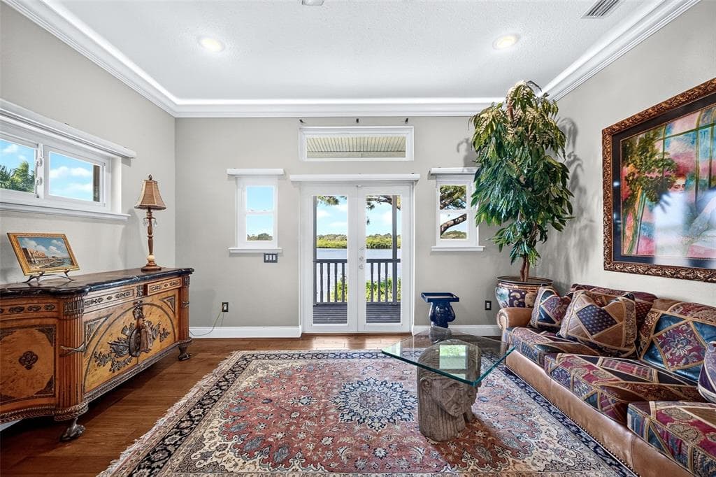 1538 RIVERSIDE DRIVE photo 19