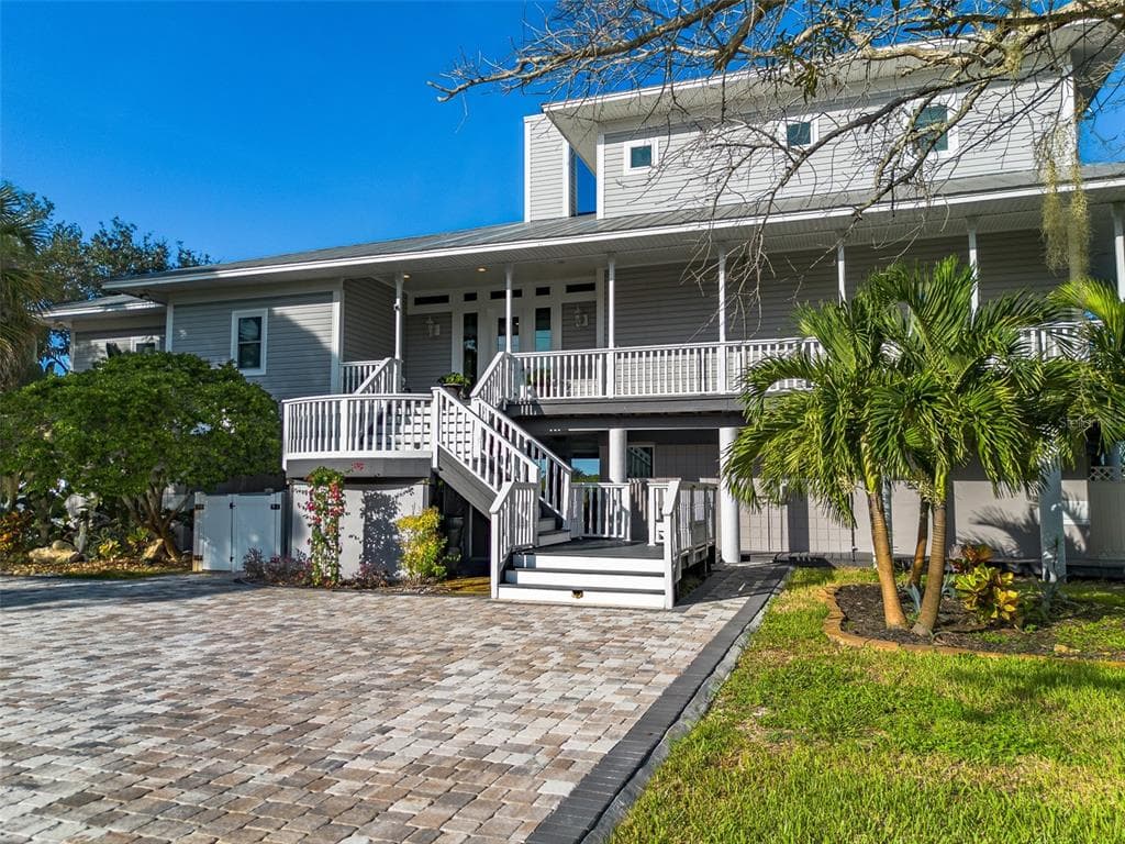 1538 RIVERSIDE DRIVE photo 4