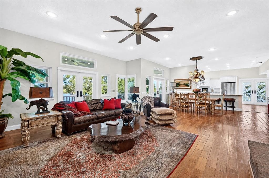 1538 RIVERSIDE DRIVE photo 8