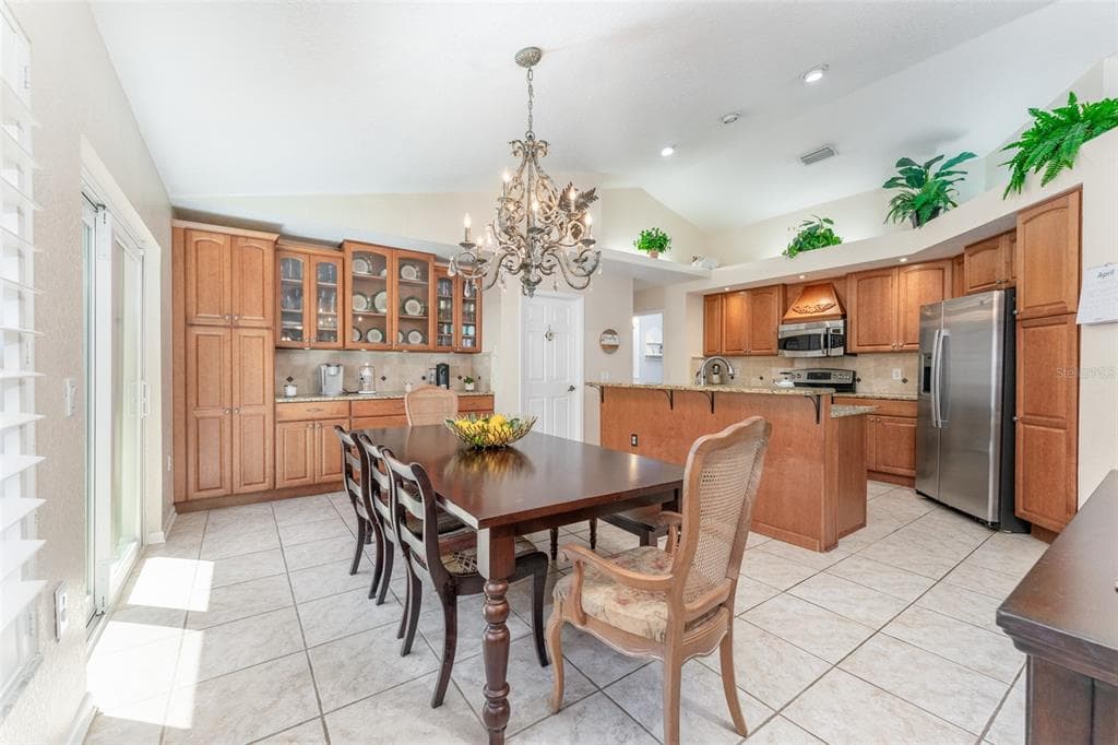 835 SYMPHONY ISLES BOULEVARD photo 17