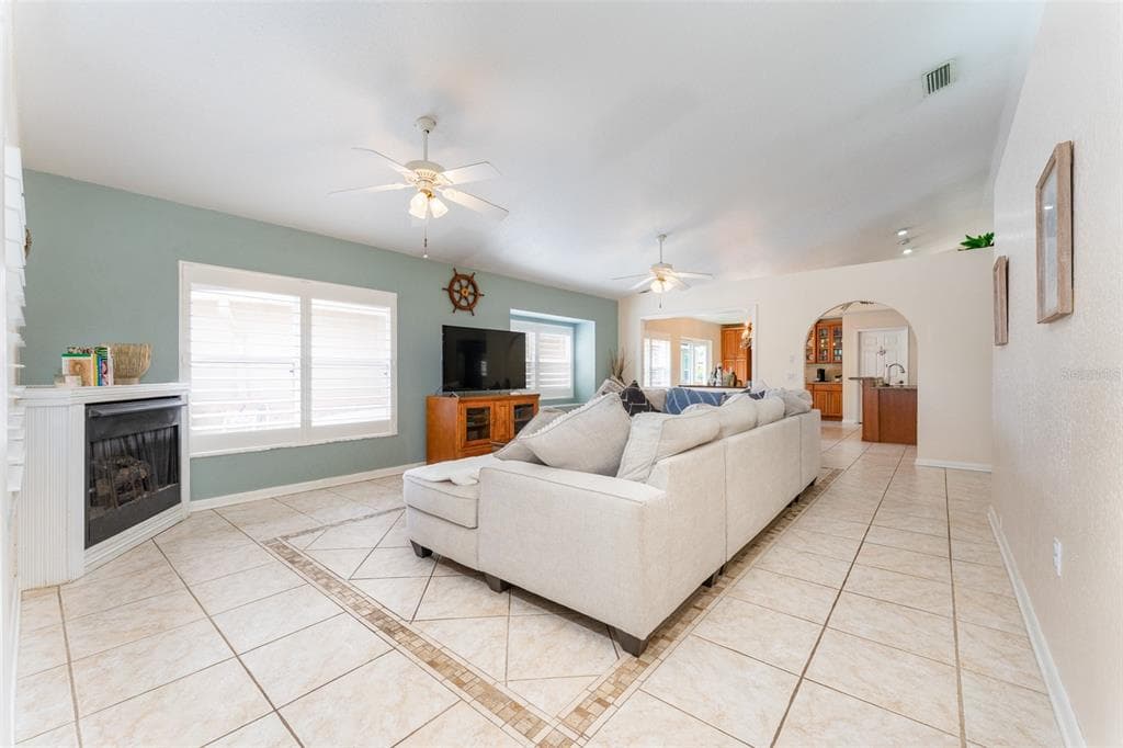 835 SYMPHONY ISLES BOULEVARD photo 11