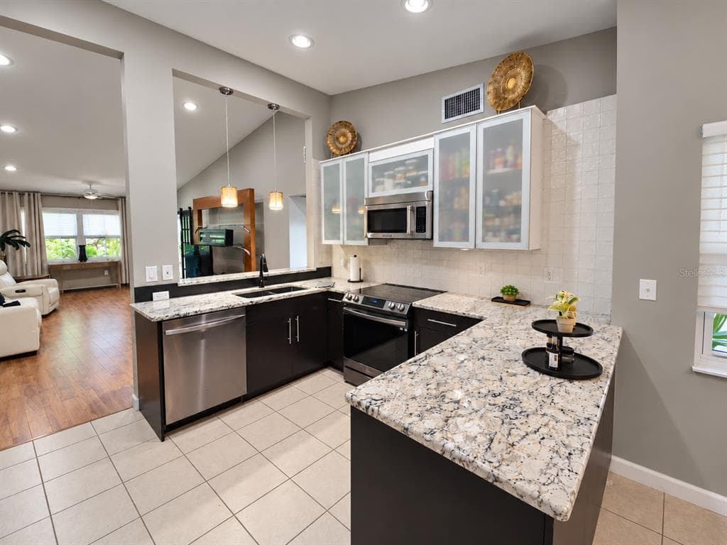 5699 WESTWIND LN photo 3