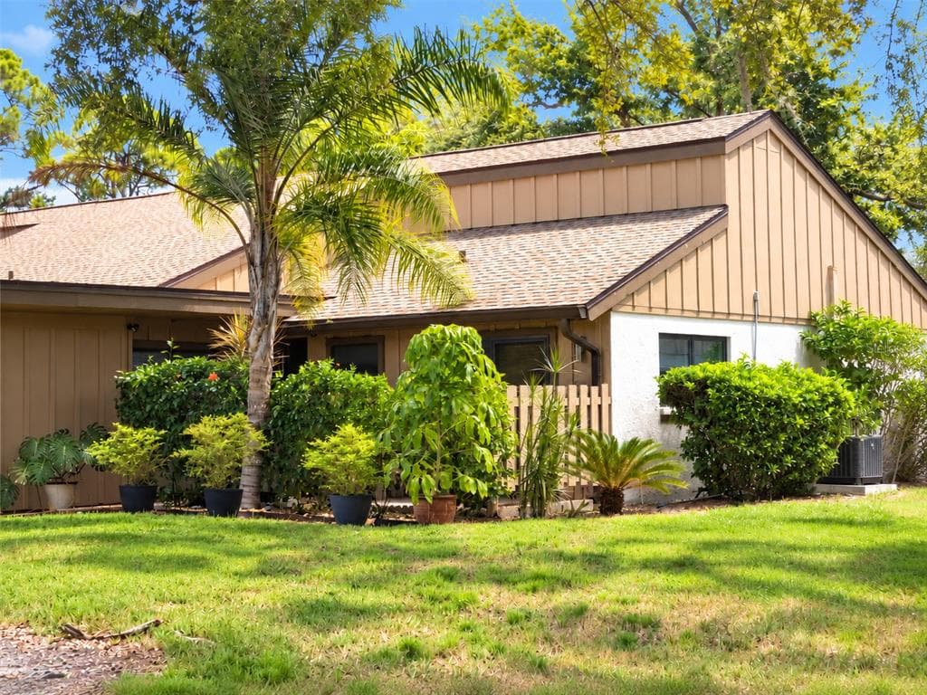 5699 WESTWIND LN photo 1