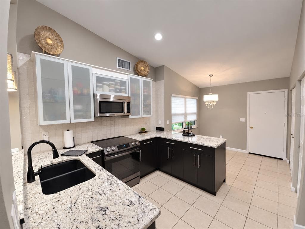 5699 WESTWIND LN photo 4