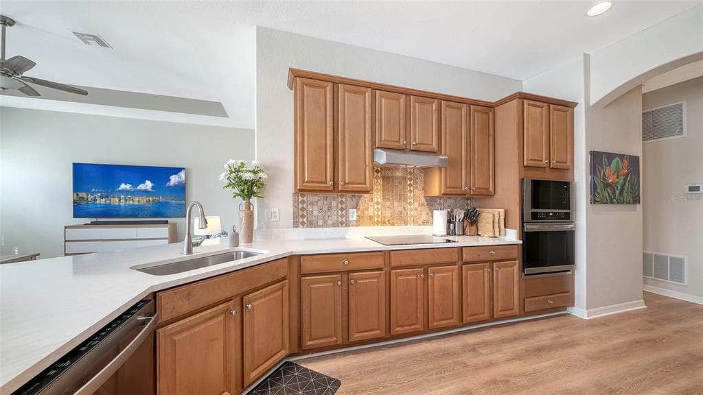 415 GRAND PRESERVE COVE photo 17