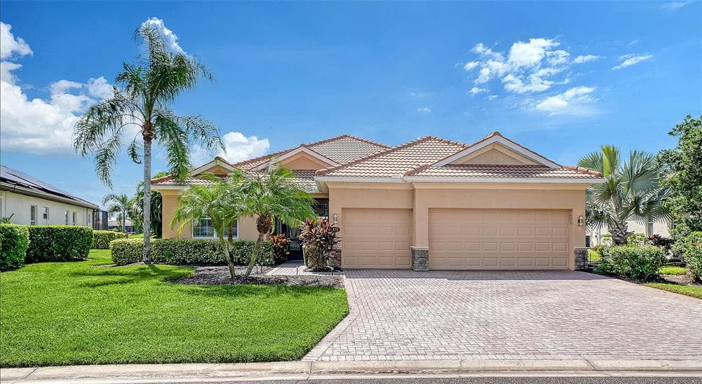 415 GRAND PRESERVE COVE photo 3