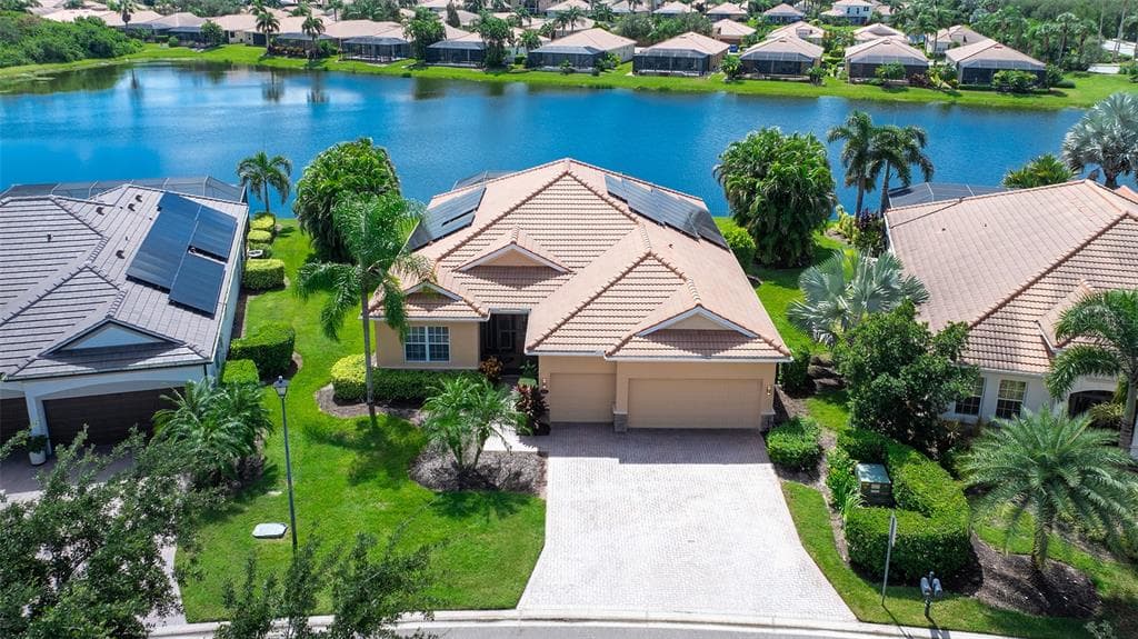 415 GRAND PRESERVE COVE photo 1