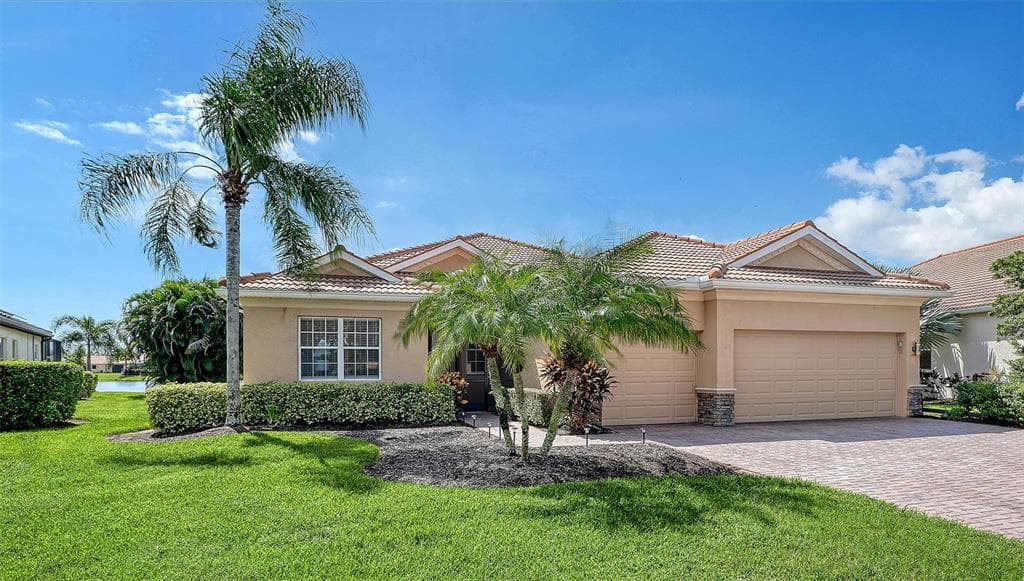 415 GRAND PRESERVE COVE photo 4