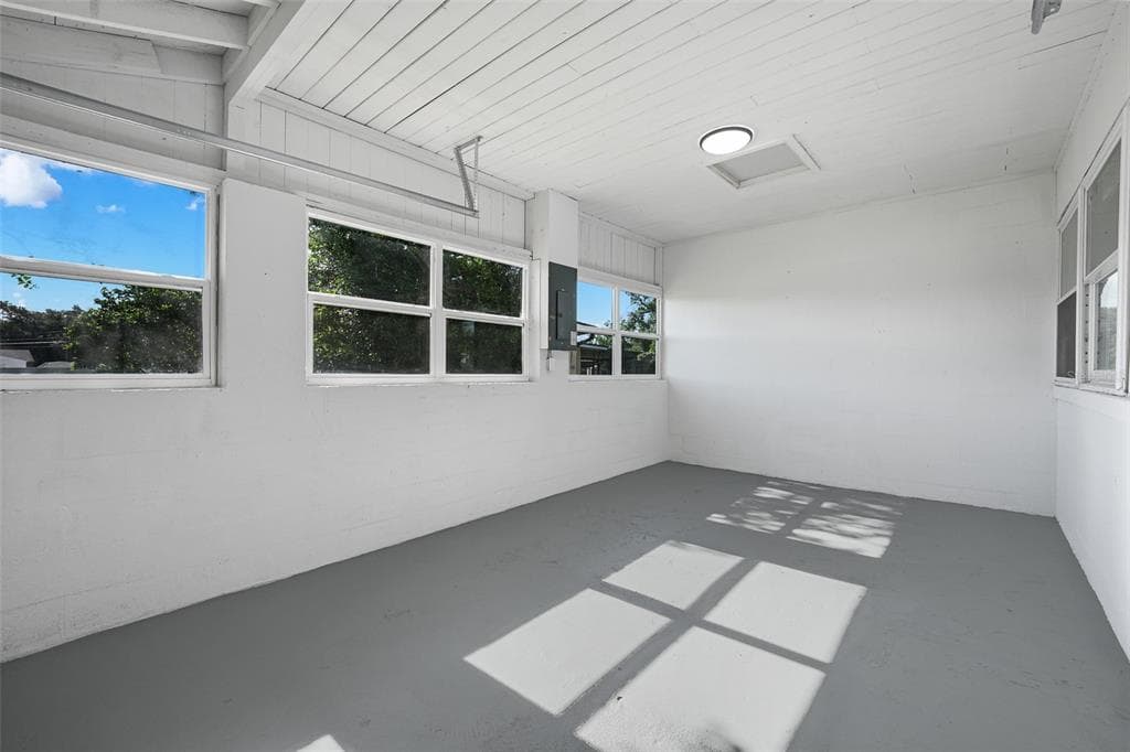 17 POINSETTIA DRIVE photo 24