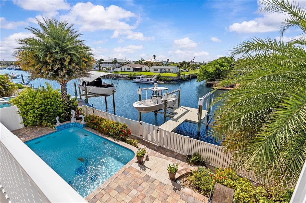 4030 GULF COAST DRIVE photo 3