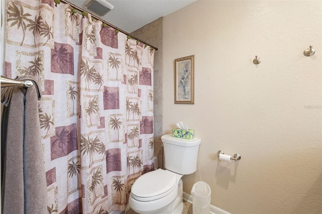 5860 LEELAND STREET S photo 24