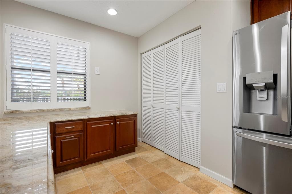 515 LEFFINGWELL AVENUE 112 photo 24