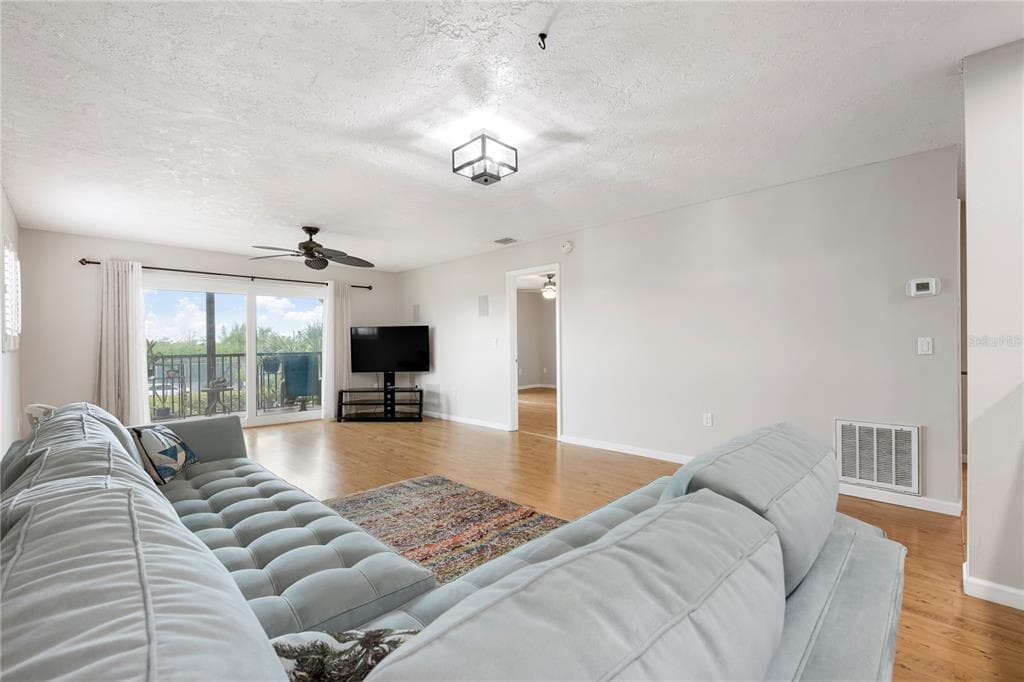 515 LEFFINGWELL AVENUE 112 photo 15