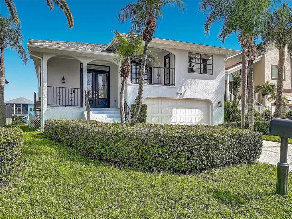 5925 SEASIDE DRIVE photo 1