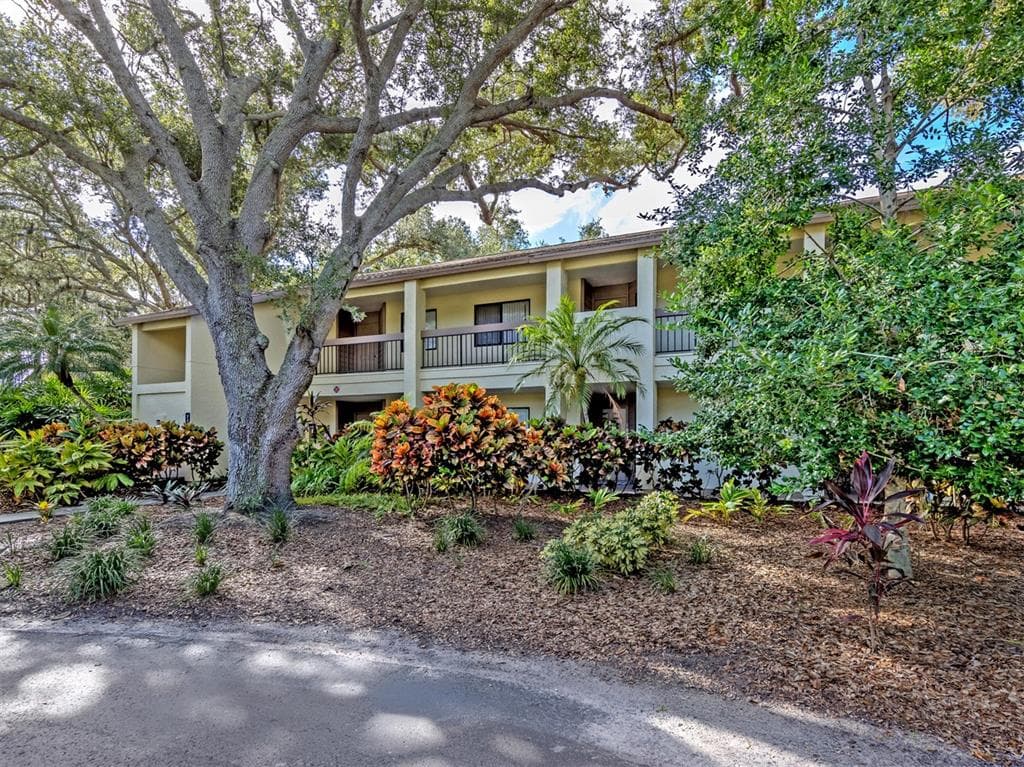 772 BIRD BAY DRIVE N 202 photo 1
