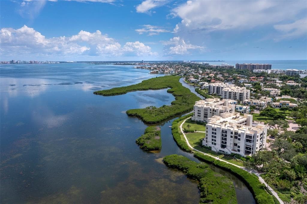 2020 HARBOURSIDE DRIVE 442 photo 2