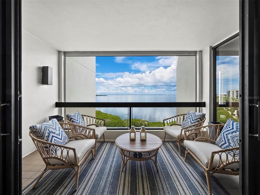 2020 HARBOURSIDE DRIVE 442 photo 5