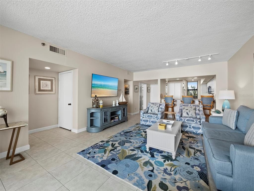 2020 HARBOURSIDE DRIVE 442 photo 9
