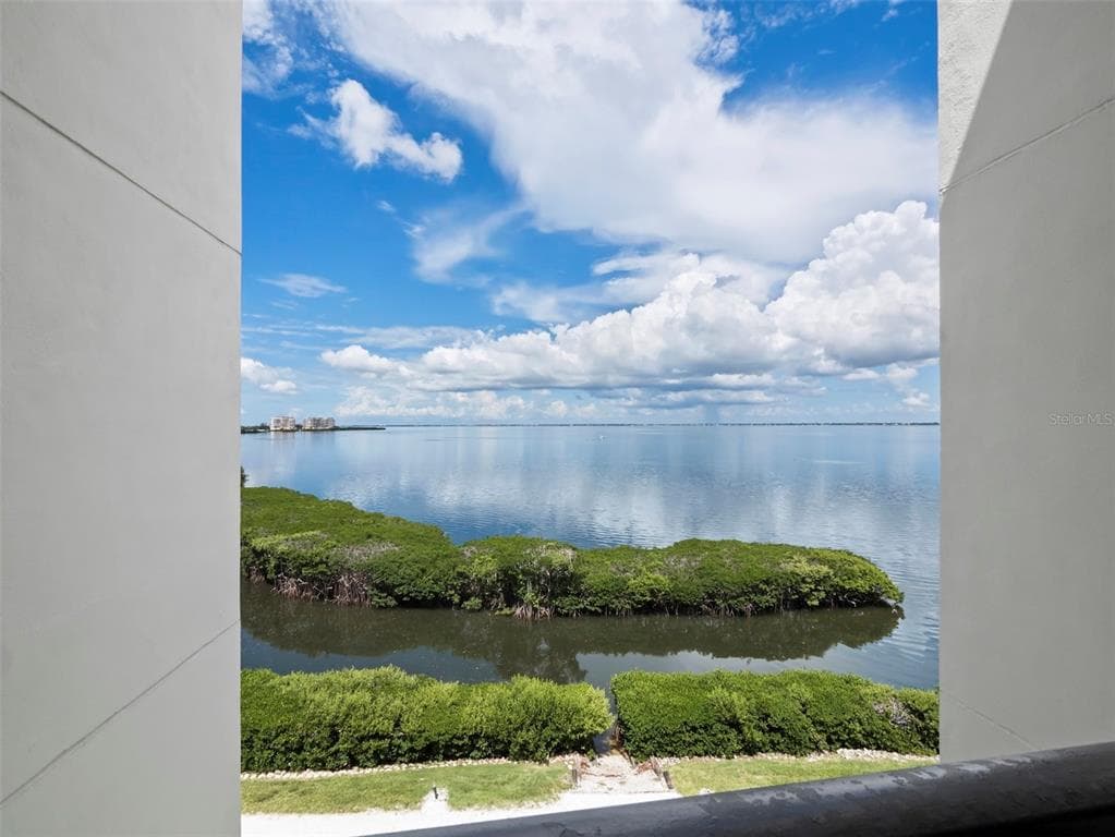 2020 HARBOURSIDE DRIVE 442 photo 8