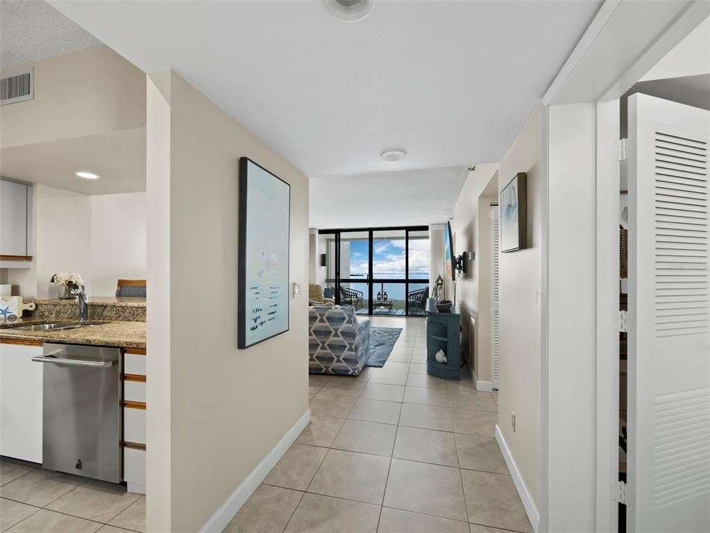 2020 HARBOURSIDE DRIVE 442 photo 25