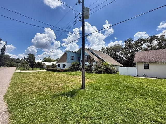 4611 9TH STREET E photo 2