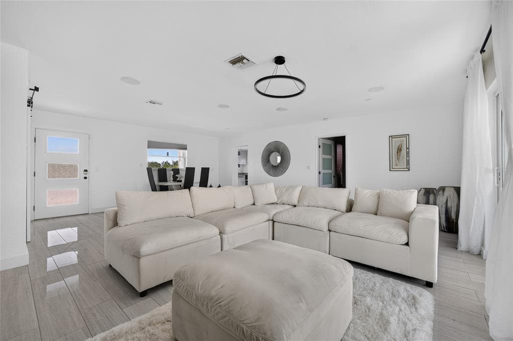6484 ANGLE PLACE photo 6