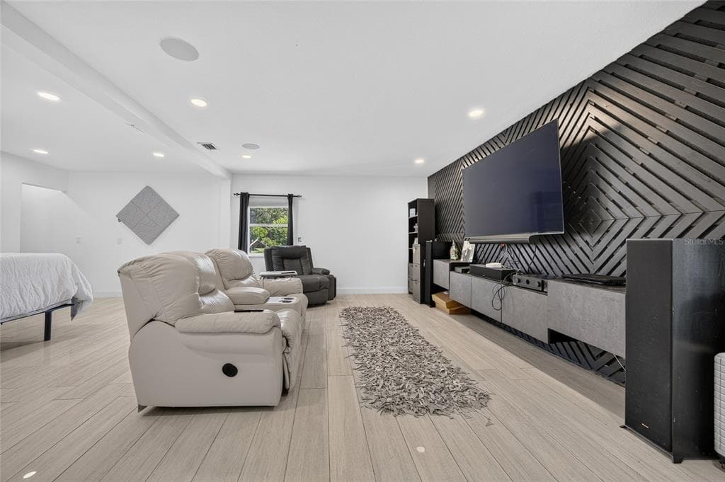 6484 ANGLE PLACE photo 17
