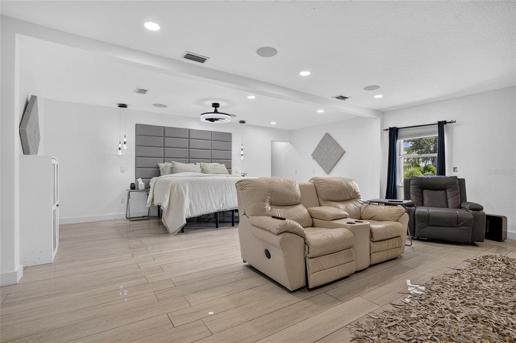 6484 ANGLE PLACE photo 16