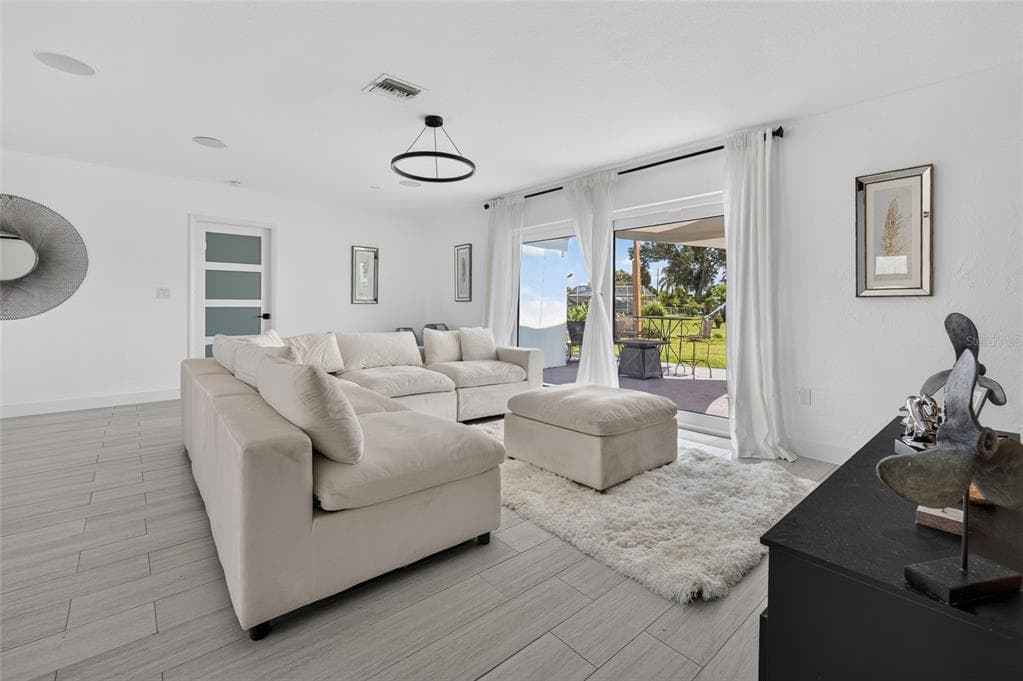 6484 ANGLE PLACE photo 5