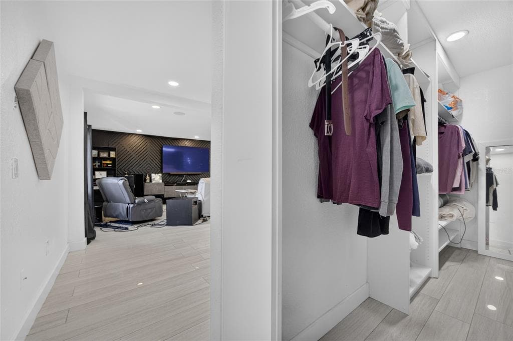 6484 ANGLE PLACE photo 20