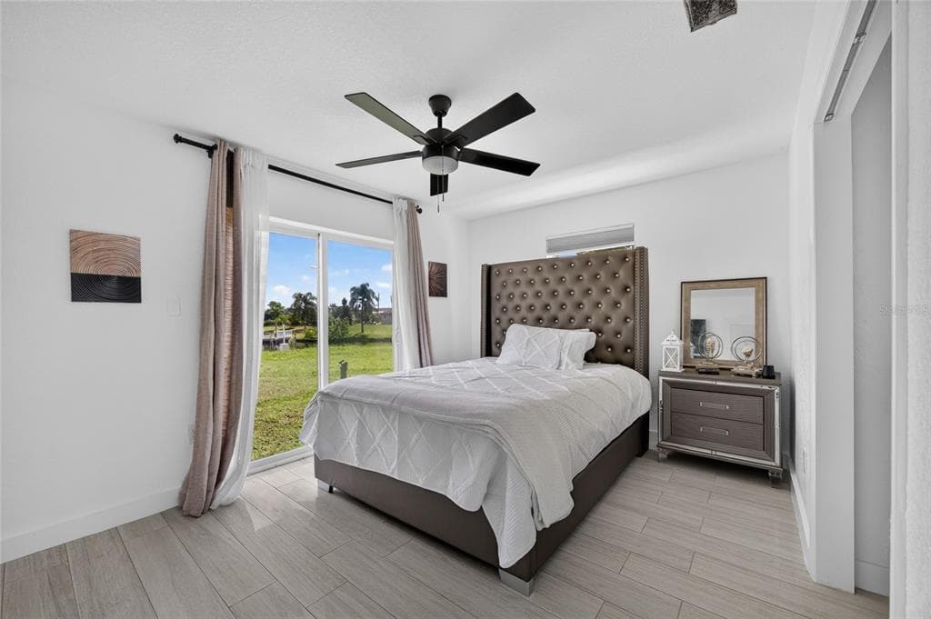 6484 ANGLE PLACE photo 24