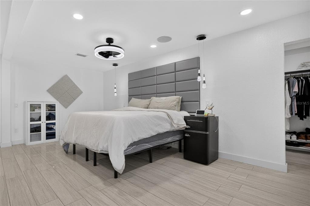 6484 ANGLE PLACE photo 18