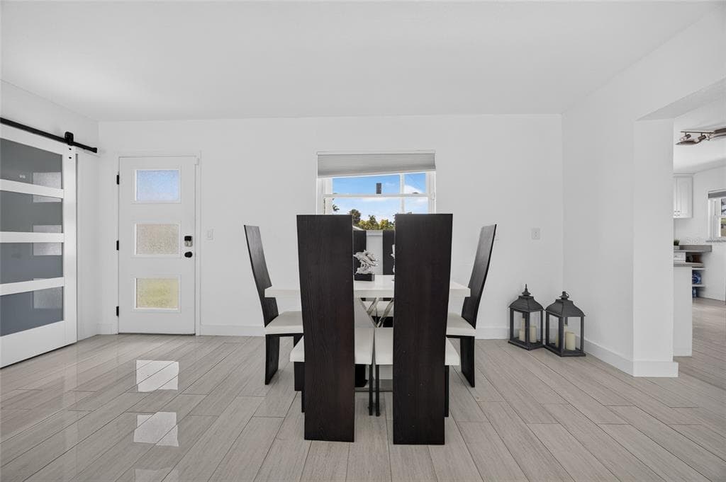 6484 ANGLE PLACE photo 11