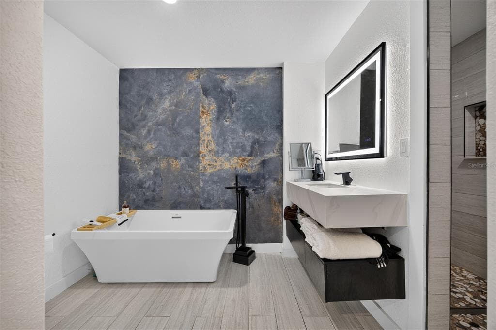 6484 ANGLE PLACE photo 21