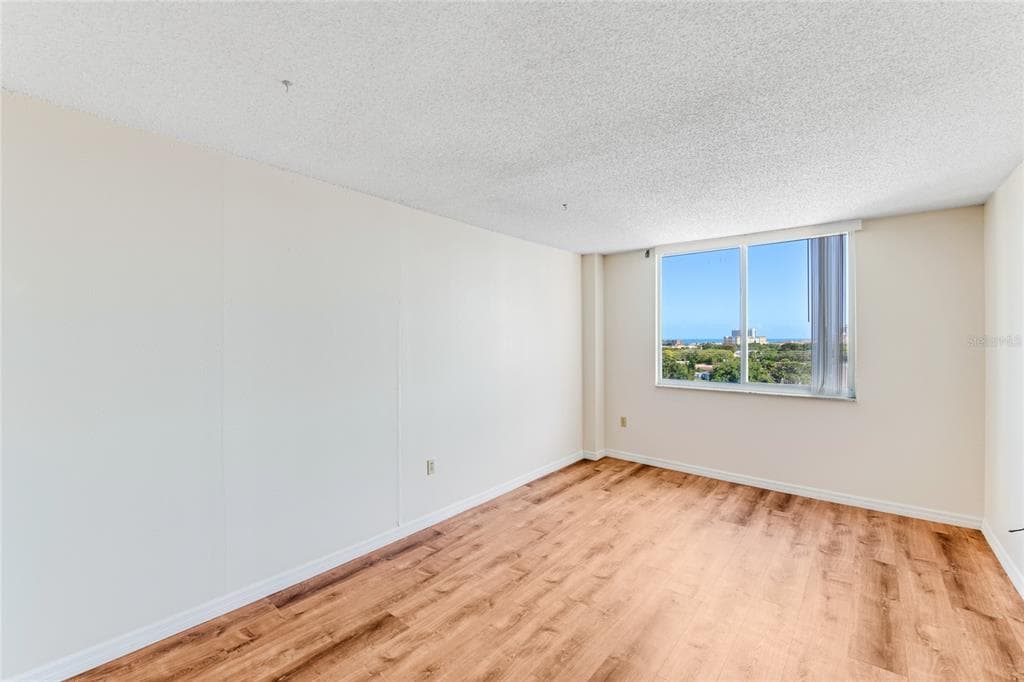 935 N HALIFAX AVENUE 705 photo 12