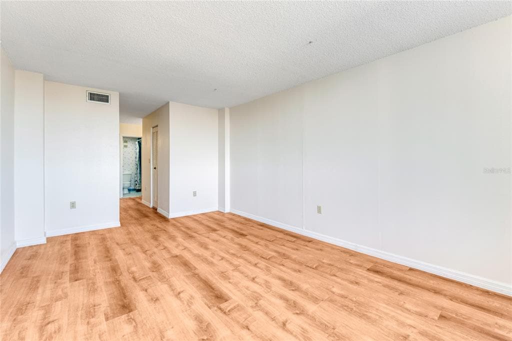 935 N HALIFAX AVENUE 705 photo 15