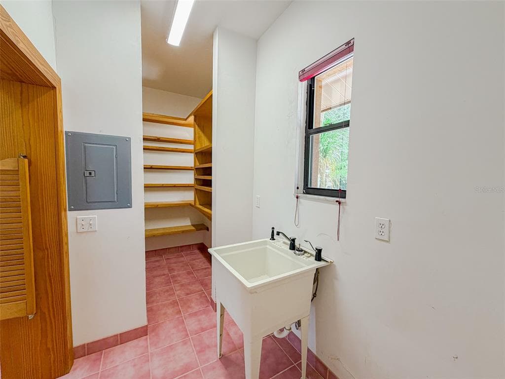 202 MASON ROAD photo 15