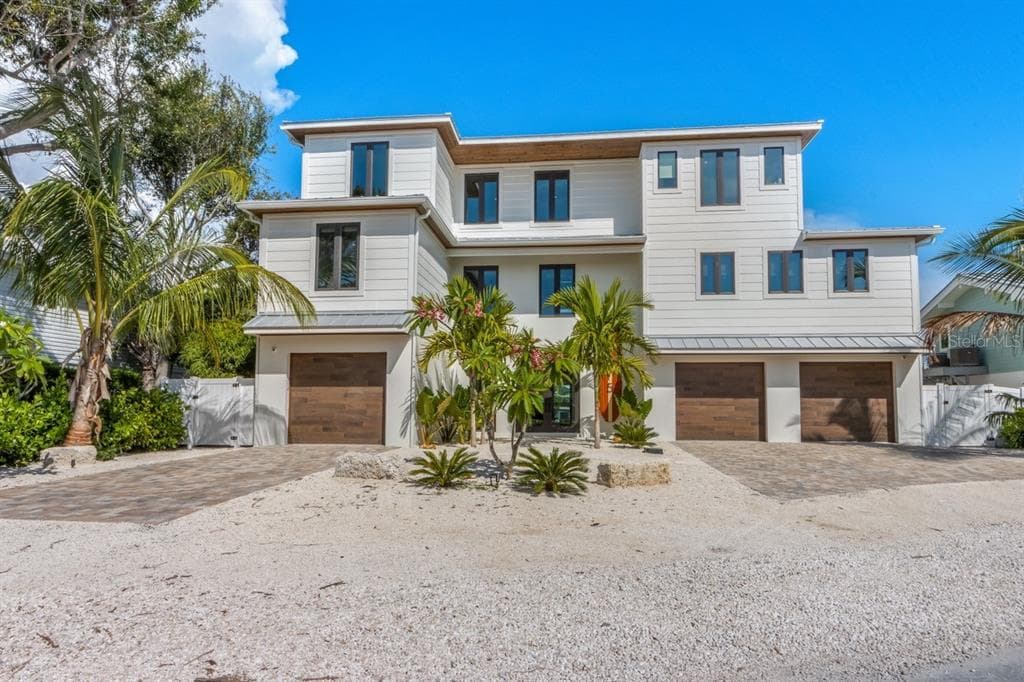 515 LOQUAT DRIVE 3