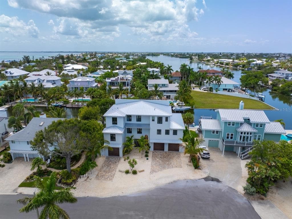 515 LOQUAT DRIVE 1