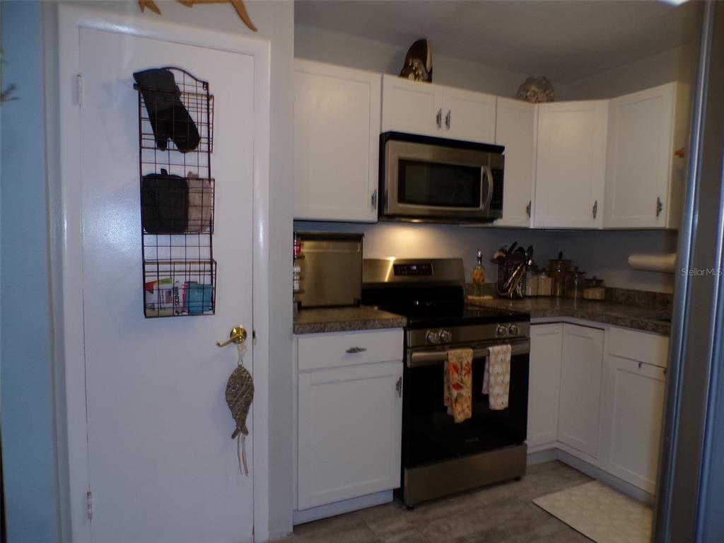 861 CONREID DRIVE NE photo 19