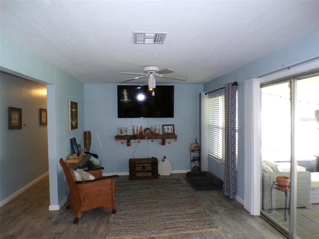 861 CONREID DRIVE NE photo 8