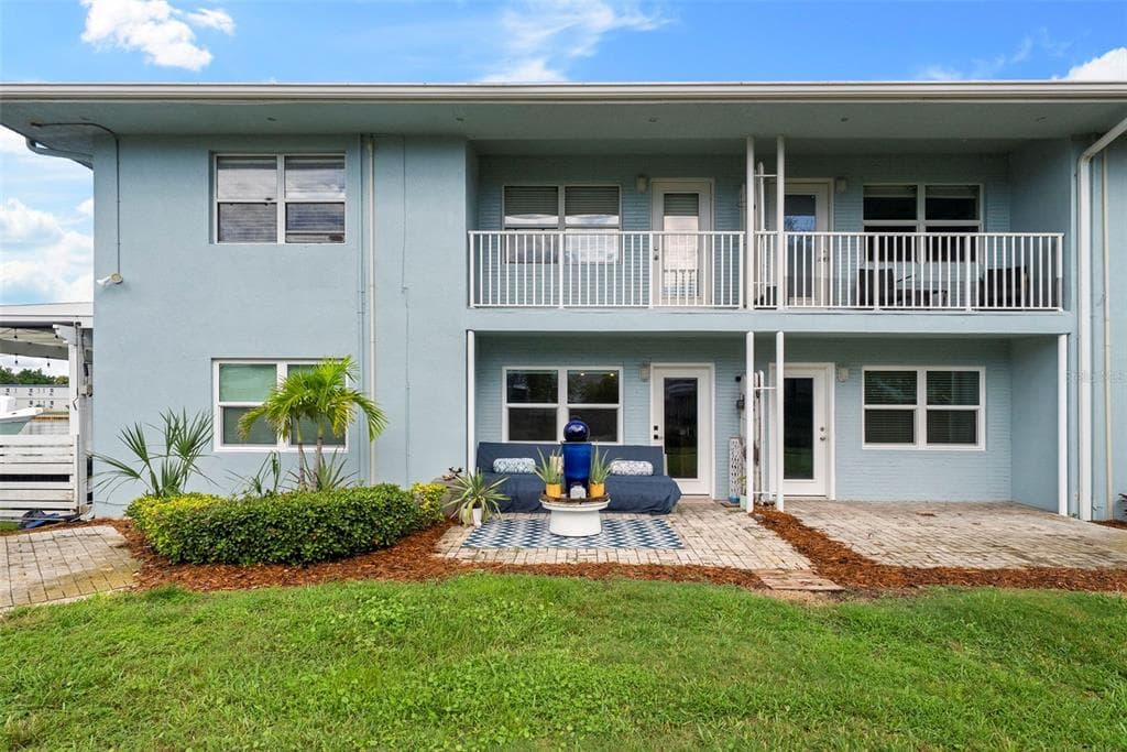 300 VENETIAN DRIVE 1 photo 2