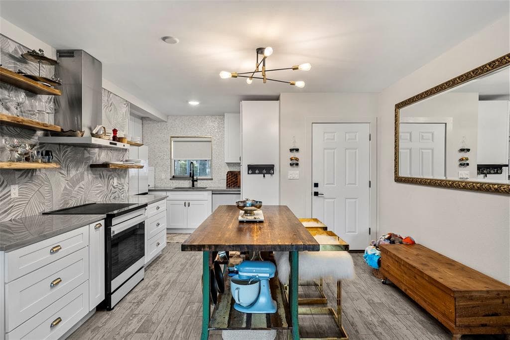 300 VENETIAN DRIVE 1 photo 13