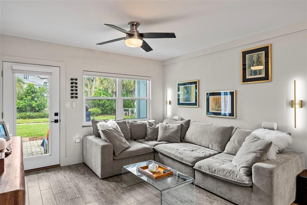 300 VENETIAN DRIVE 1 photo 10