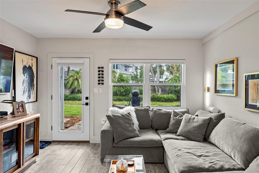 300 VENETIAN DRIVE 1 photo 11