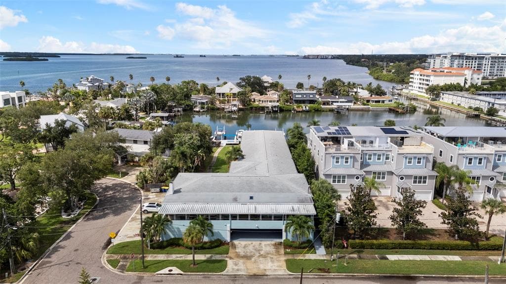 300 VENETIAN DRIVE 1 photo 4