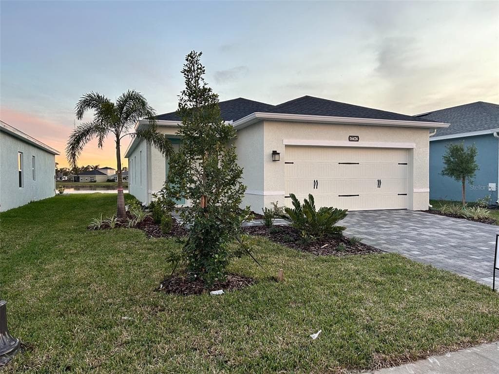 16426 QUEEN PALM DRIVE photo 1