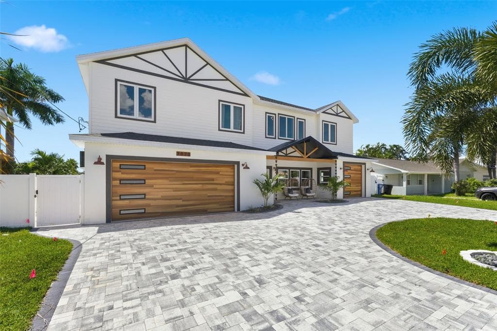 7870 CAUSEWAY BOULEVARD S photo 7