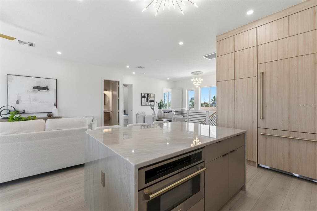 7870 CAUSEWAY BOULEVARD S photo 14